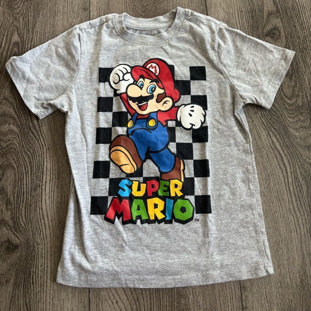 Boys used clothing lot sizes from 5-7 Nike,under armour , lucky brand